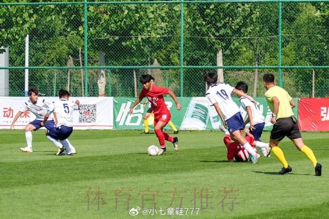 中国U-20国家男子室内五人制足球队走进宜昌市李家湖小学 中国U-20国家男子室内五人制足球队走进宜昌市李家湖小学